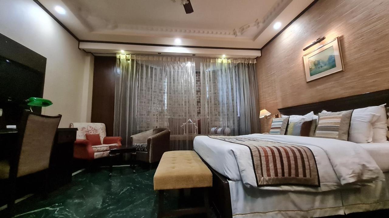 Hotel Diplomat Residency Yeni Delhi Dış mekan fotoğraf